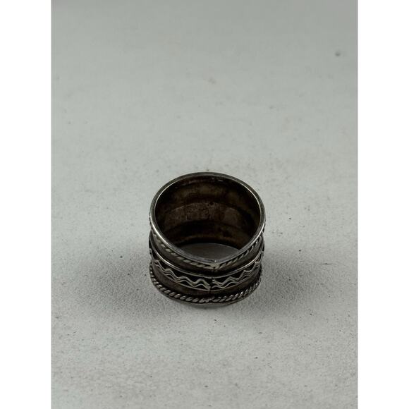 Vintage Wide Band Sterling Silver Ring Patterned Size 8 - Picture 5 of 11